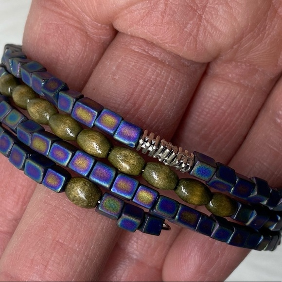 Iridescent Peacock & Wood Memory Wire Wrap Bracelet - Handmade Boho - Picture 2 of 15